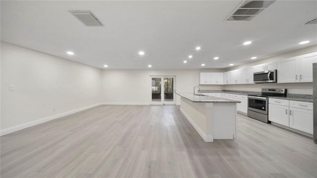 2662 DERBYSHIRE ROAD, Maitland, FL 32751