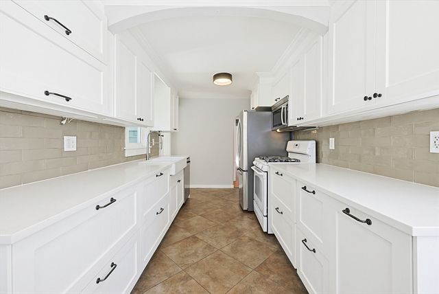 66 Orchard St, Randolph, MA 02368