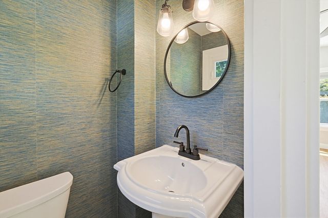 66 Orchard St, Randolph, MA 02368