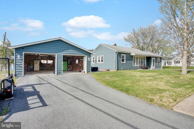 400 LINCOLN ST, Hummelstown, PA 17036