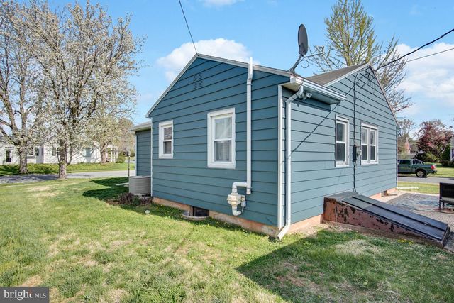 400 LINCOLN ST, Hummelstown, PA 17036