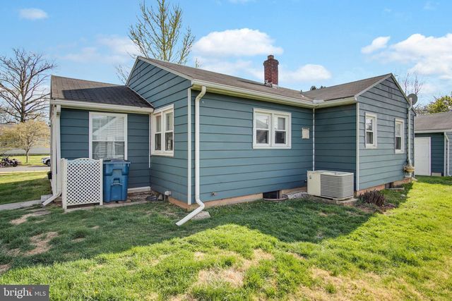 400 LINCOLN ST, Hummelstown, PA 17036