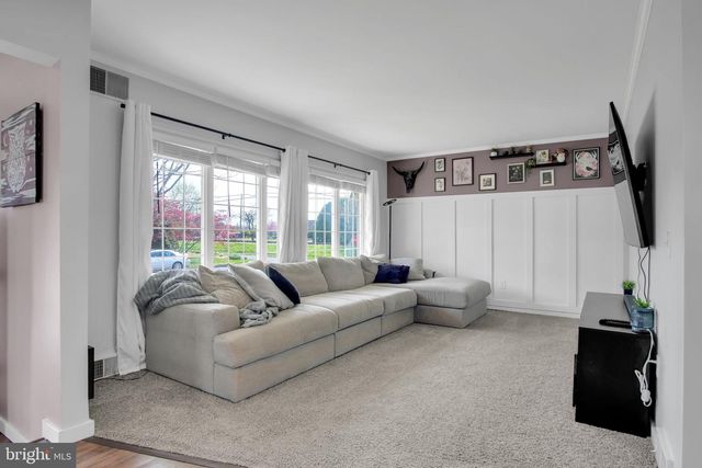 400 LINCOLN ST, Hummelstown, PA 17036