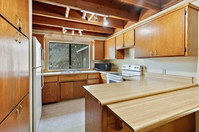 685 Jacksonville Res Road, Jacksonville, OR 97530