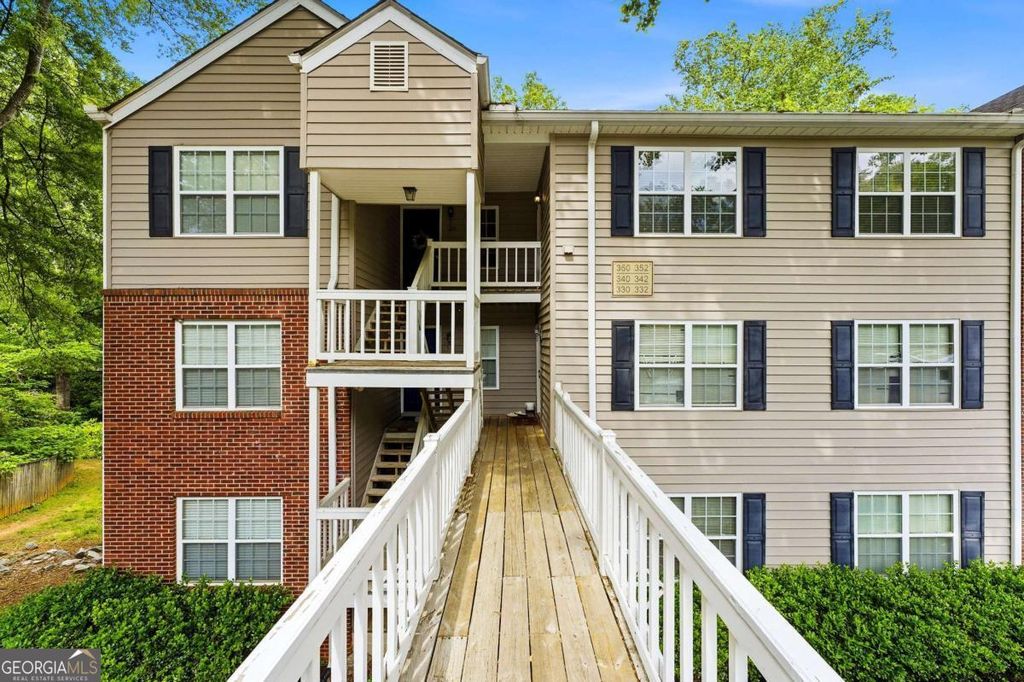 352 Teal Court, Roswell, GA 30076