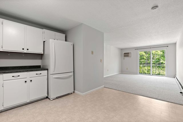 910 White Cedar Boulevard, Portsmouth, NH 03801
