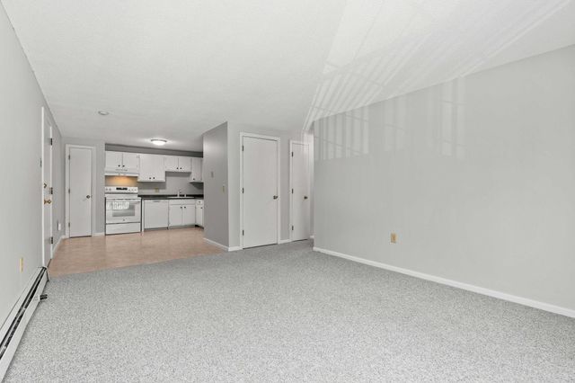 910 White Cedar Boulevard, Portsmouth, NH 03801