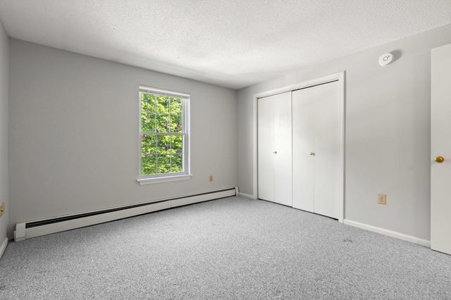 910 White Cedar Boulevard, Portsmouth, NH 03801