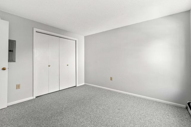910 White Cedar Boulevard, Portsmouth, NH 03801