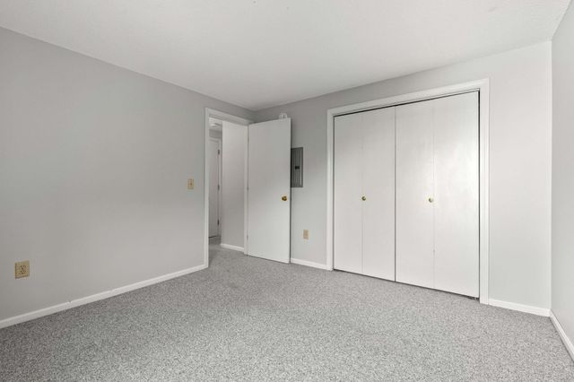 910 White Cedar Boulevard, Portsmouth, NH 03801