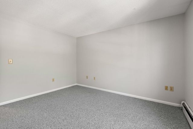 910 White Cedar Boulevard, Portsmouth, NH 03801