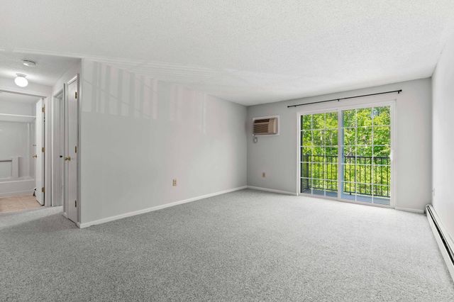 910 White Cedar Boulevard, Portsmouth, NH 03801