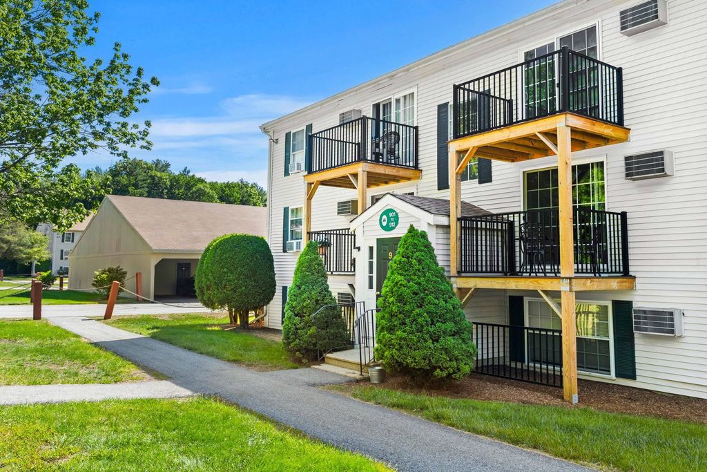 910 White Cedar Boulevard, Portsmouth, NH 03801