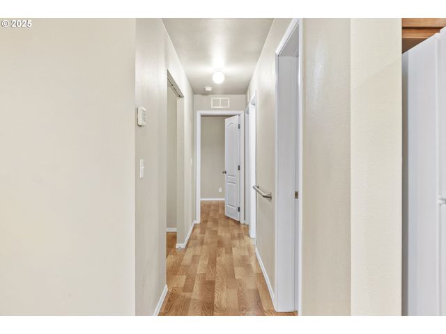 2980 Ne DIVISION St 27, Gresham, OR 97030