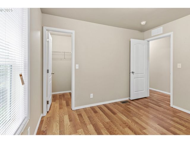 2980 Ne DIVISION St 27, Gresham, OR 97030