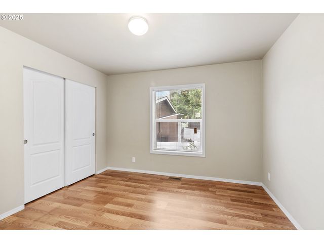 2980 Ne DIVISION St 27, Gresham, OR 97030