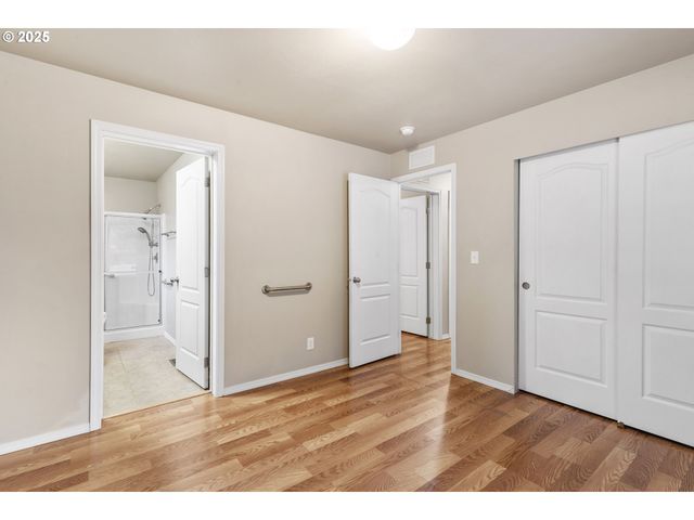 2980 Ne DIVISION St 27, Gresham, OR 97030