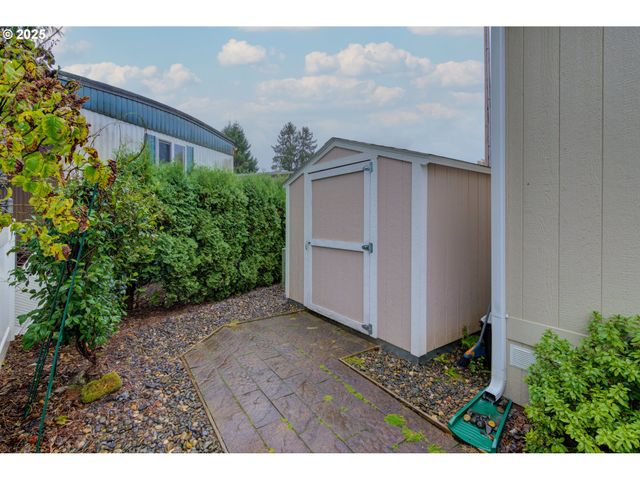 2980 Ne DIVISION St 27, Gresham, OR 97030
