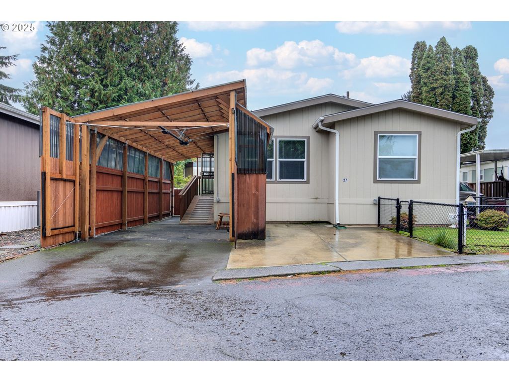 2980 Ne DIVISION St 27, Gresham, OR 97030
