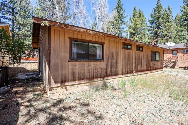 1014 Peter Avenue, Big Bear City, CA 92314