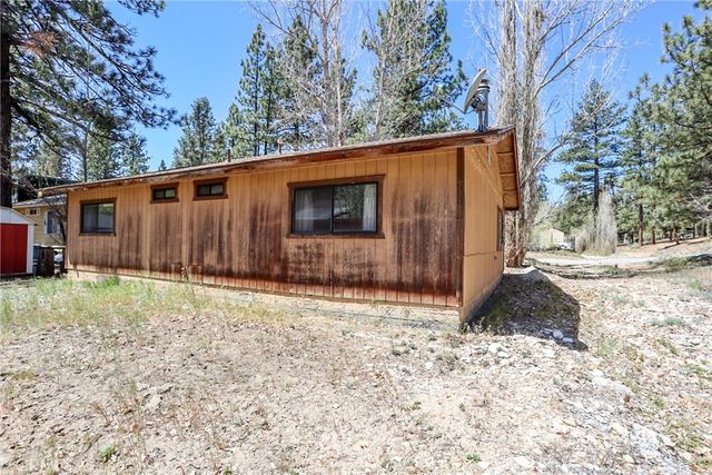 1014 Peter Avenue, Big Bear City, CA 92314