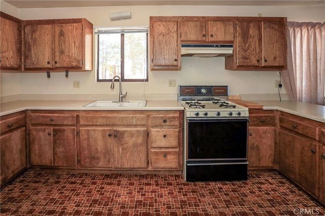1014 Peter Avenue, Big Bear City, CA 92314