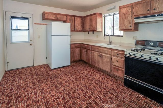 1014 Peter Avenue, Big Bear City, CA 92314