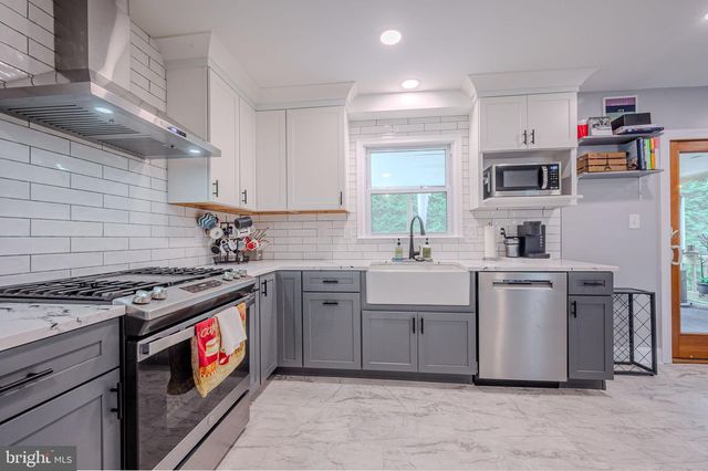 11 LILAC CT, Wilmington, DE 19808