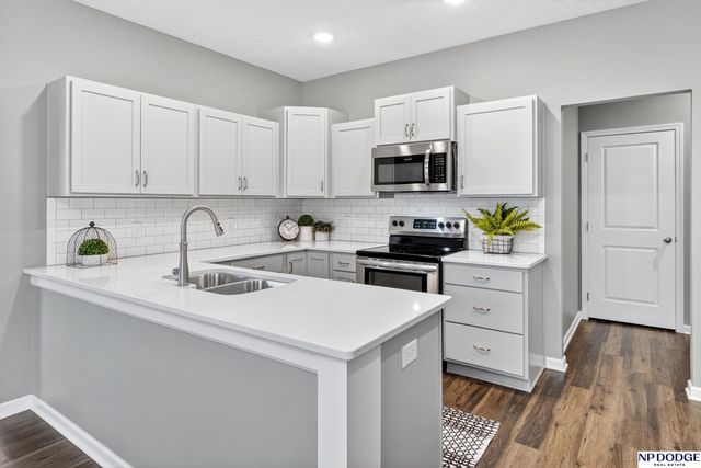2114 Aaron Way, Fremont, NE 68025