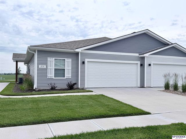 2114 Aaron Way, Fremont, NE 68025