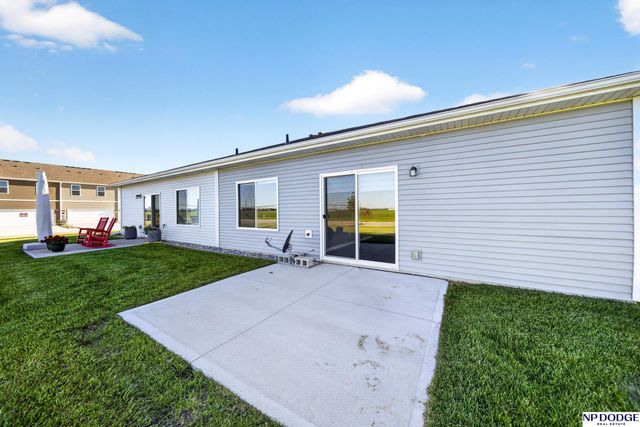2114 Aaron Way, Fremont, NE 68025
