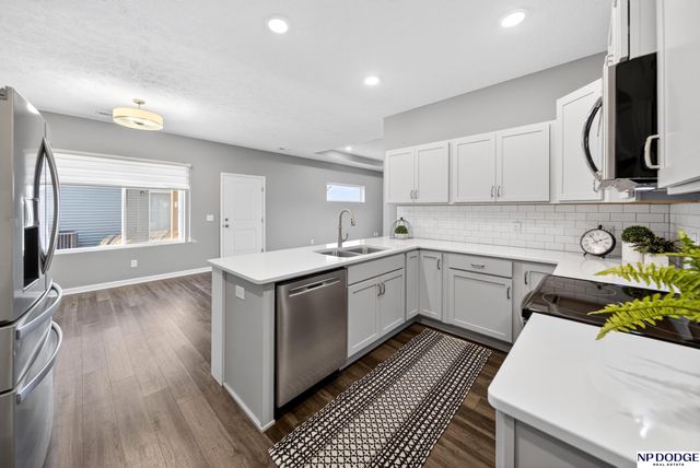 2114 Aaron Way, Fremont, NE 68025
