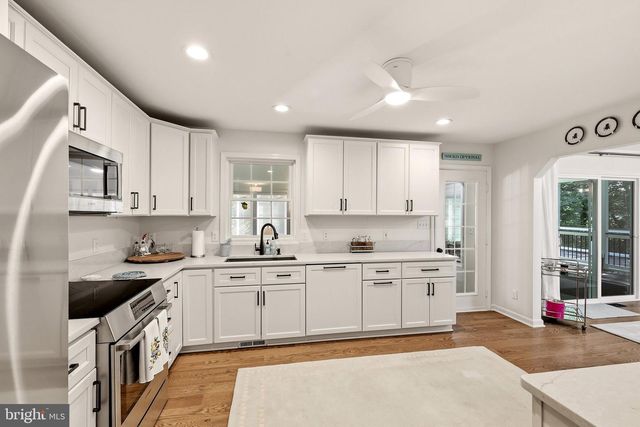 323 STRATFORD CIR, Locust Grove, VA 22508