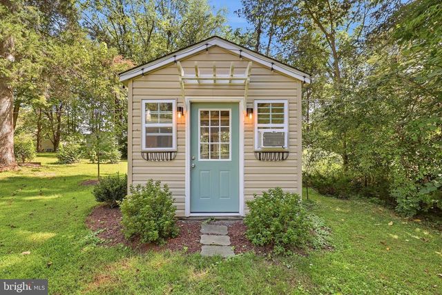 323 STRATFORD CIR, Locust Grove, VA 22508