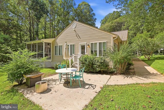 323 STRATFORD CIR, Locust Grove, VA 22508