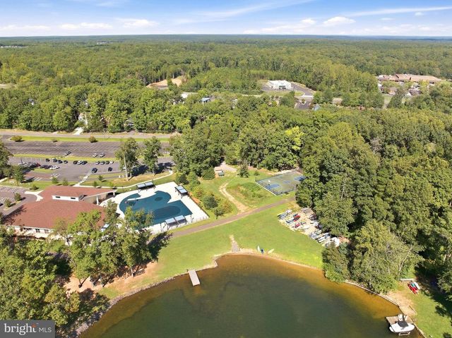 323 STRATFORD CIR, Locust Grove, VA 22508
