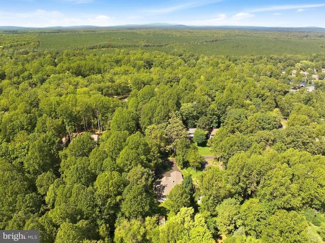323 STRATFORD CIR, Locust Grove, VA 22508