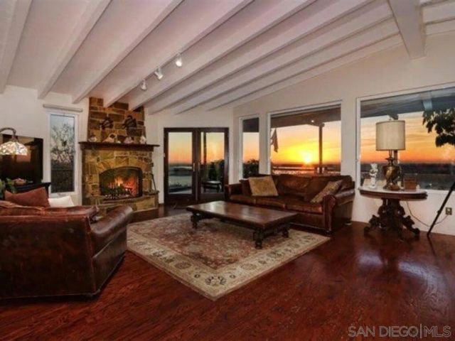 3212 Donley St, San Diego, CA 92117
