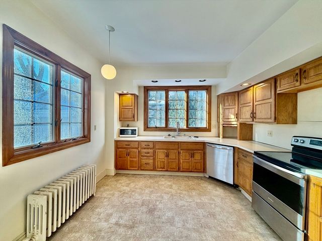 44 Gray St 1, Arlington, MA 02476