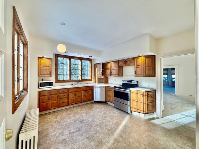 44 Gray St 1, Arlington, MA 02476