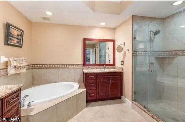 1240 Shady Rest LN 104, Naples, FL 34103