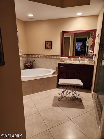 1240 Shady Rest LN 104, Naples, FL 34103