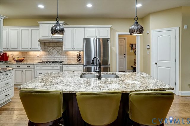 14812 Creekbrook Ter, Midlothian, VA 23113