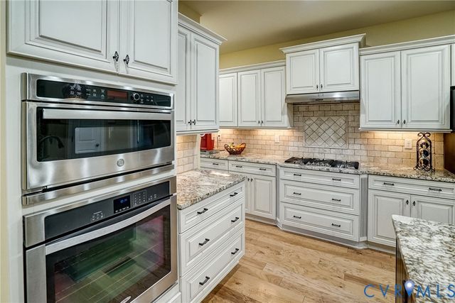 14812 Creekbrook Ter, Midlothian, VA 23113