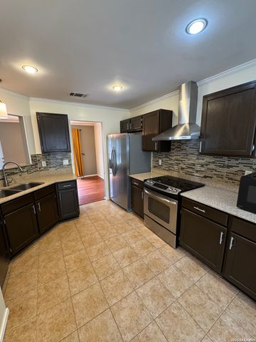 13815 STONE HOLLOW DR, San Antonio, TX 78232