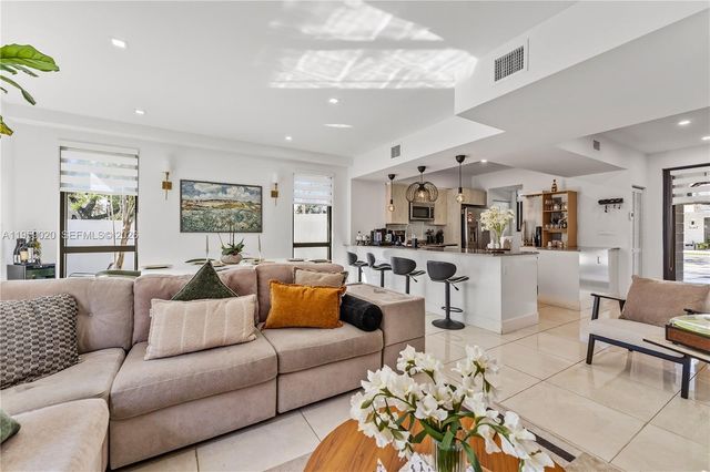 4150 N Oak Pl, Dania Beach, FL 33314