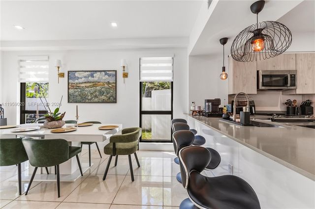 4150 N Oak Pl, Dania Beach, FL 33314