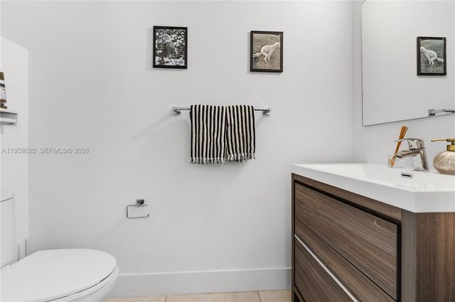 4150 N Oak Pl, Dania Beach, FL 33314