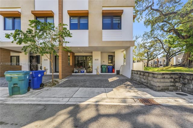 4150 N Oak Pl, Dania Beach, FL 33314