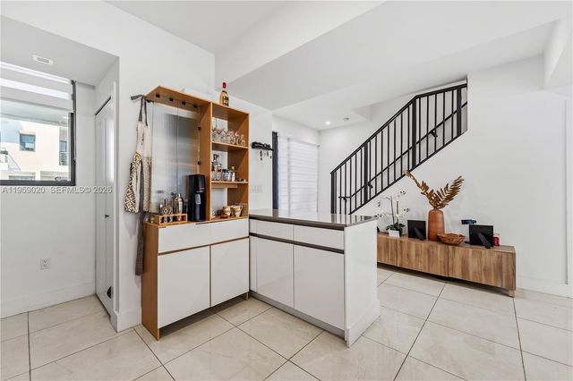 4150 N Oak Pl, Dania Beach, FL 33314